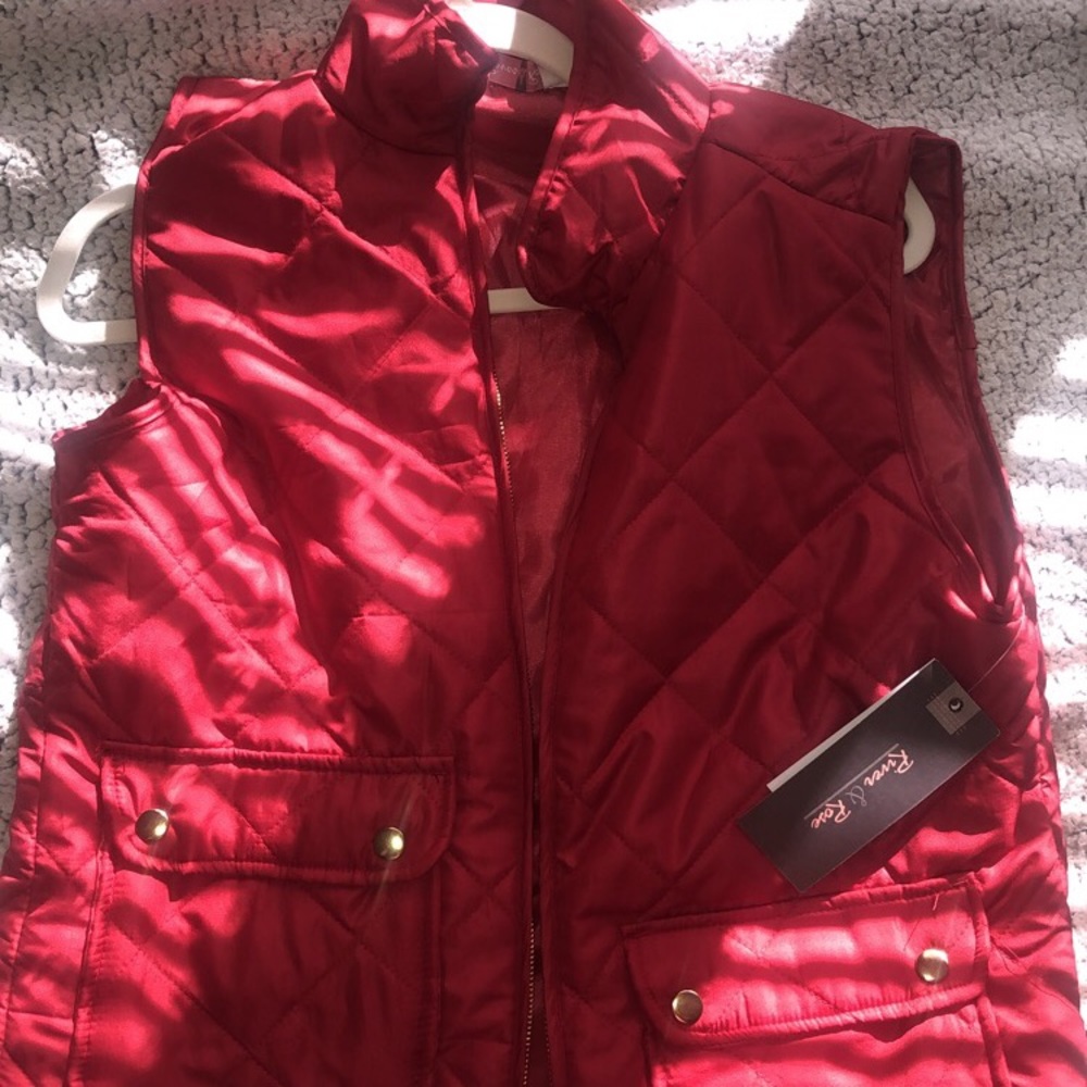 Cute red vest! TAGS STILL ON